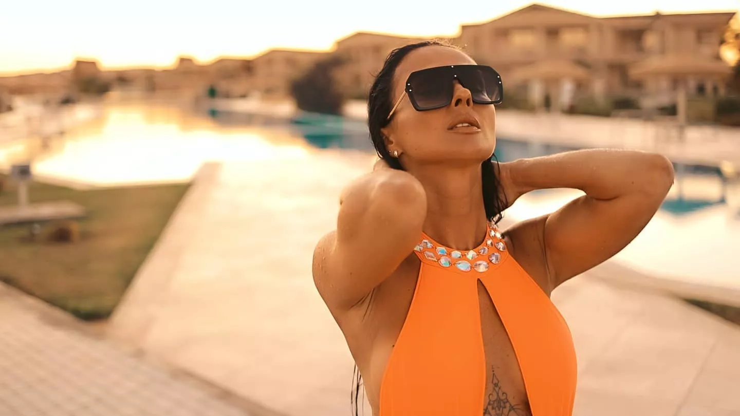 Piękna gwiazda disco polo pokazała się w skąpym bikini! Fanom opadły szczęki!